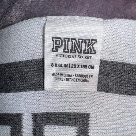 Victoria’s Secret PINK hat and scarf set - Picture 5 of 5